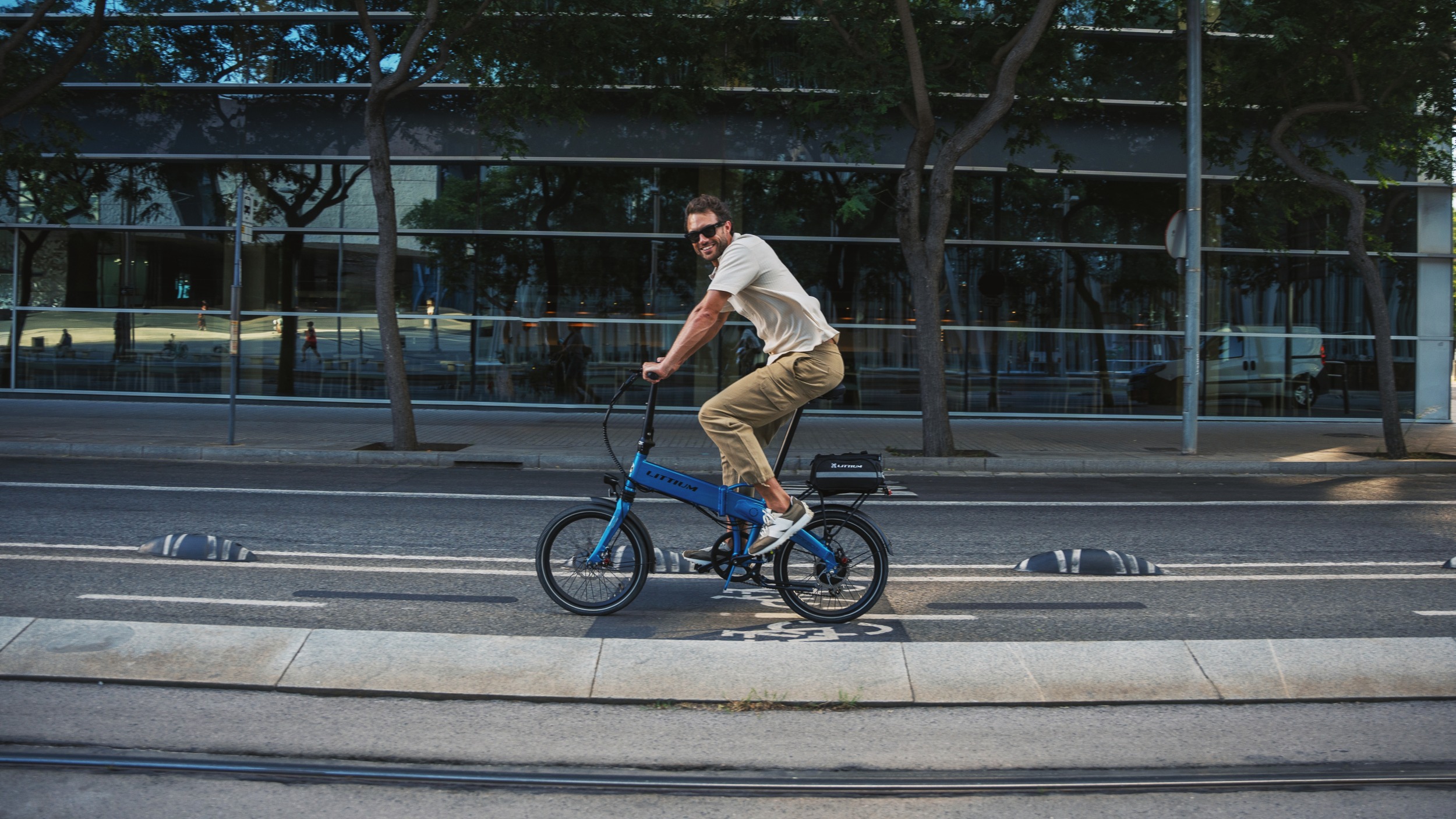 Las ventajas de una bicicleta eléctrica plegable frente a otros medios de transporte